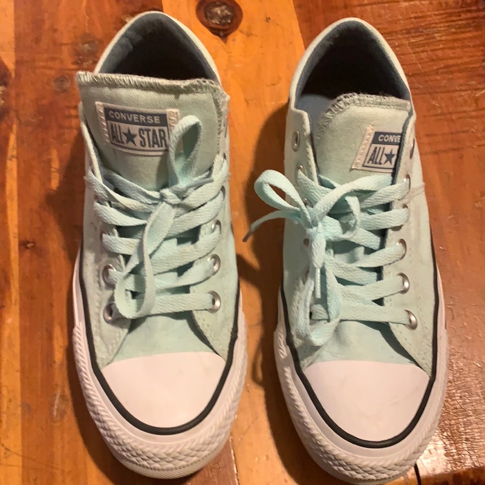 Converse all stars sneakers